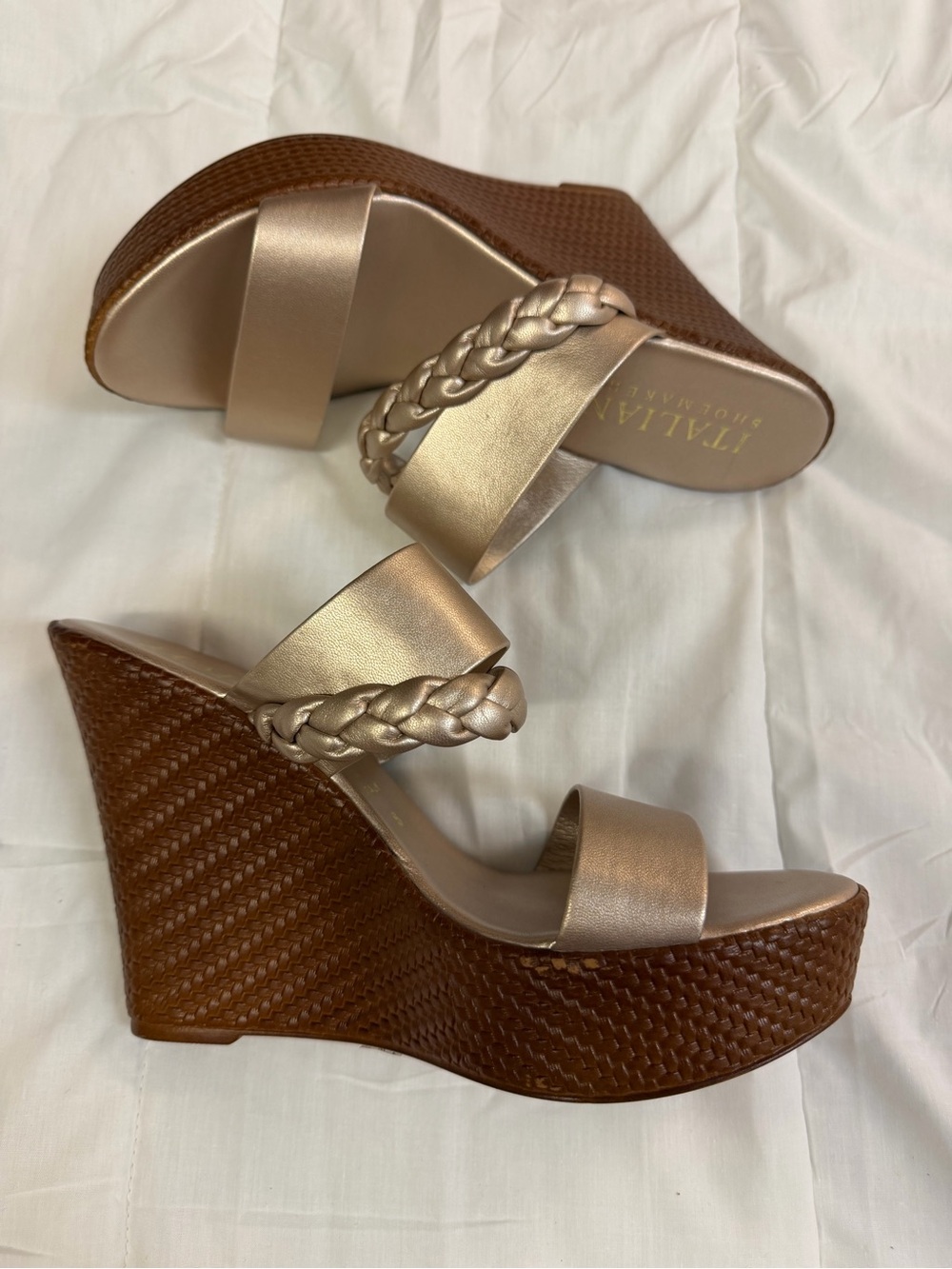 Italian Shoemakers Doniela Metallic Braided Wedge Sandals Size 8 like new